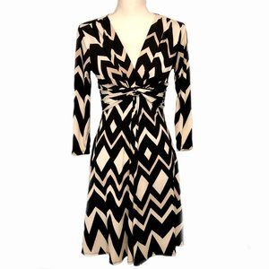 NY& CO - Geometric Patterened Jersey Dress